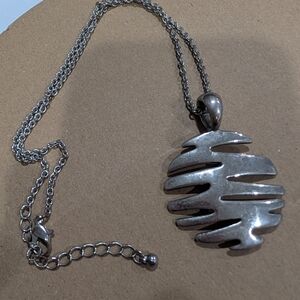 Elegant Silver Pendant Necklace